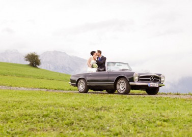 Pfauenfedern-inspirierte Hochzeit von Nina Hintringer Photography