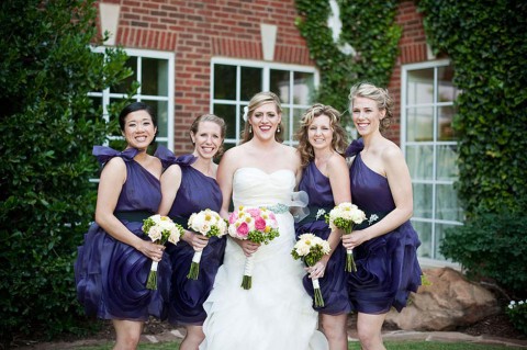 Violettfarbene Outdoor-Hochzeit von BRC Photography