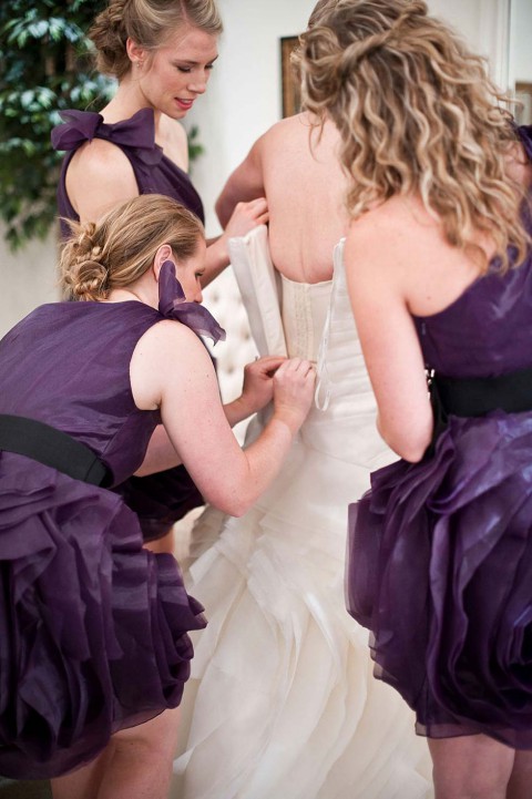 Violettfarbene Outdoor-Hochzeit von BRC Photography