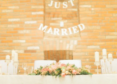Hübsch dekorierte Hochzeit von Peter & Veronika