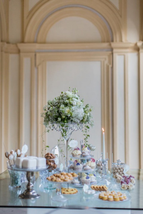 Moderne Dirndl-Märchenhochzeit von Dorelies Hofer