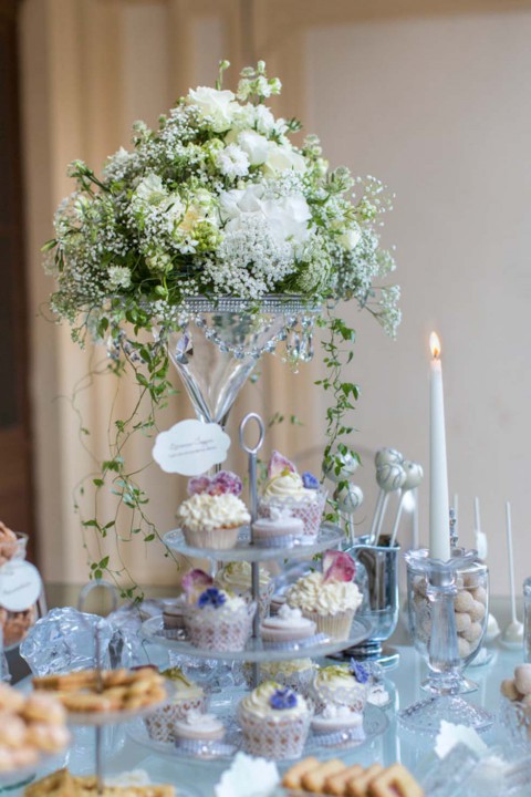 Moderne Dirndl-Märchenhochzeit von Dorelies Hofer