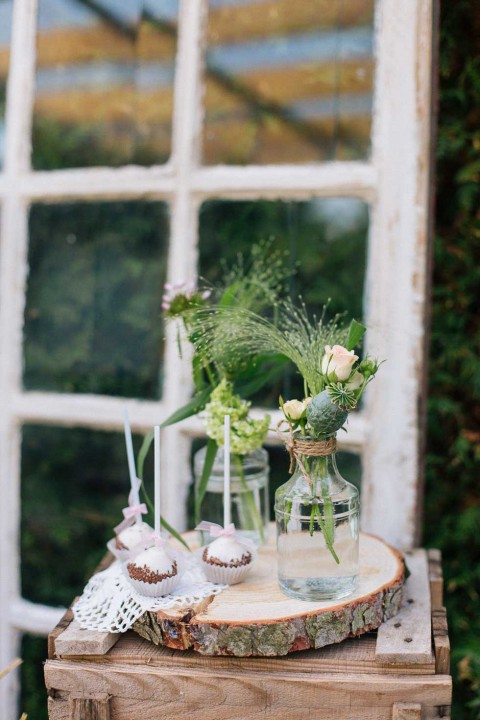 Blumen im Sommer – Eine Hochzeitsinspiration von Michael Palatini Fotografie und Blatt und Blüte