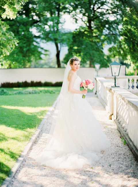 Wunderschöne, pastellfarbene Schloss Pichlarn Hochzeit von peaches & mint