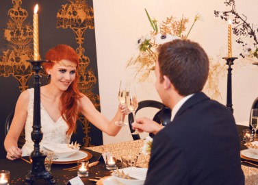 Schwarz, Weiß, Gold – die todschicke Farbpalette für jede Glamour-Party