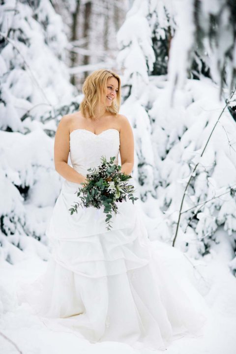 After-Wedding-Photoshoot im Schnee