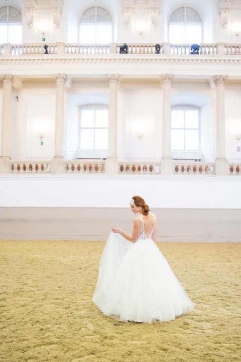 Smaragdgrün und Gold – Charmantes Hochzeitskonzept in der Spanischen Hofreitschule Wien