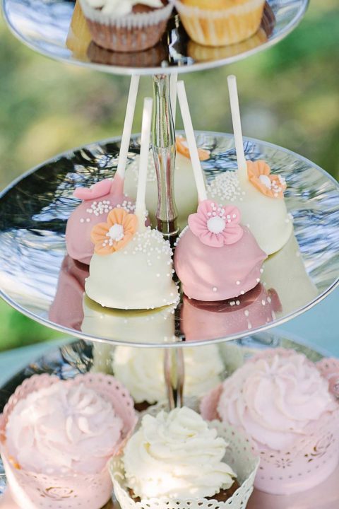 Hochzeitliches Frühlingserwachen in der Kirschblütenplantage Heidenau