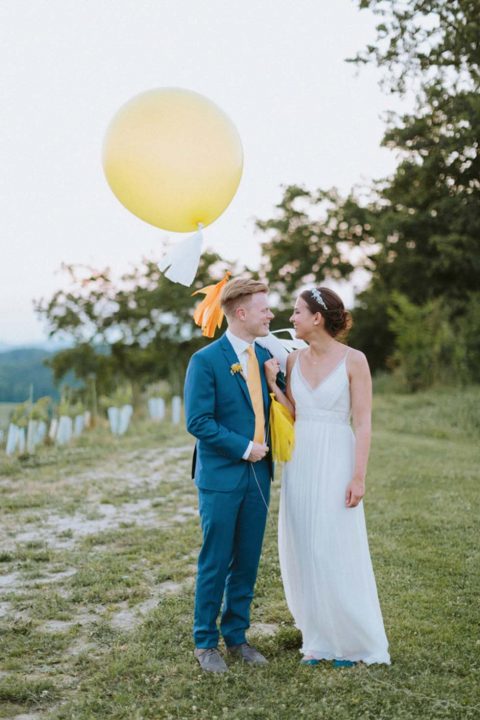 Lebensfrohe Sommerhochzeit auf dem Weingut Holler