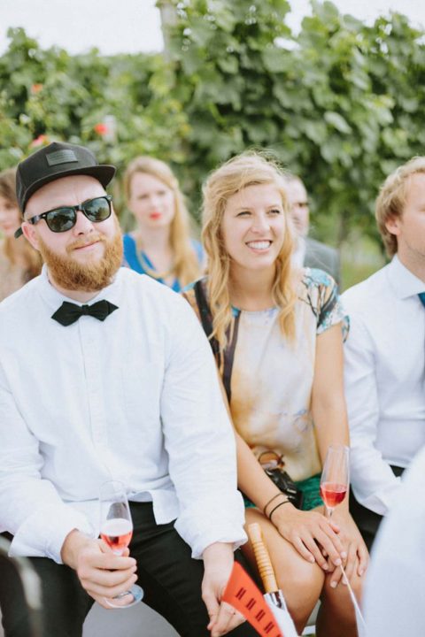 Lebensfrohe Sommerhochzeit auf dem Weingut Holler