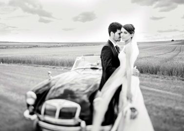 Anne und Michael DIY-Hochzeit in pastelligen Pfirischtönen