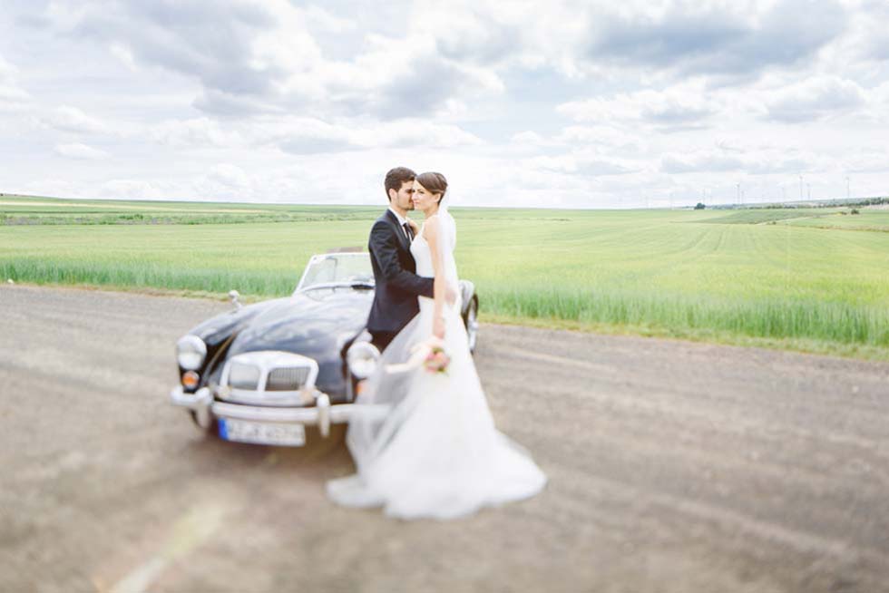 Anne und Michael DIY-Hochzeit in pastelligen Pfirischtönen