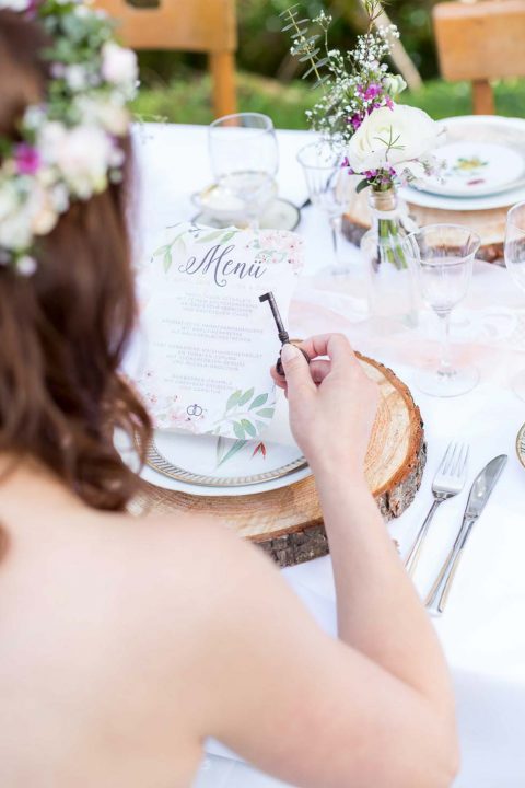 Rustikale Hochzeitsinspiration: Tischlein deck dich