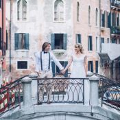 Rustikale trifft auf moderne Romantik: Ein Brautpaar-Shooting in Venedig