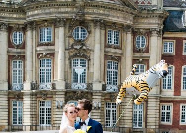 Exotische Hochzeit mit industriellem Ambiente: Simone und Arne sagten farbenprächtig JA!