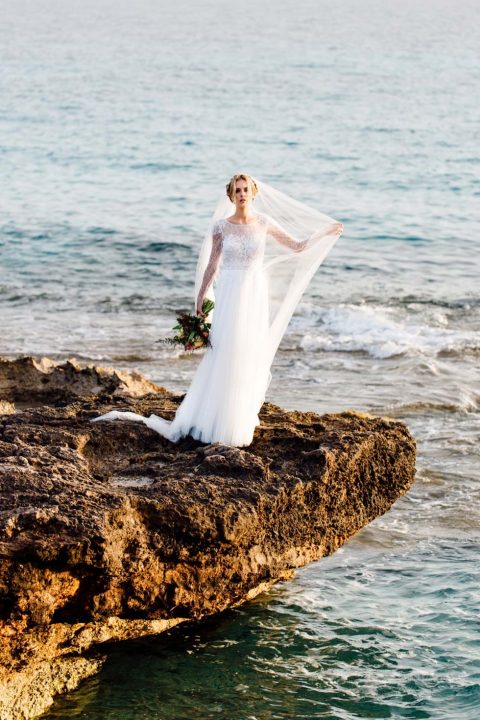 Styled Shooting: Romantischer Brautlook für eine Hochzeit mit Inselfeeling