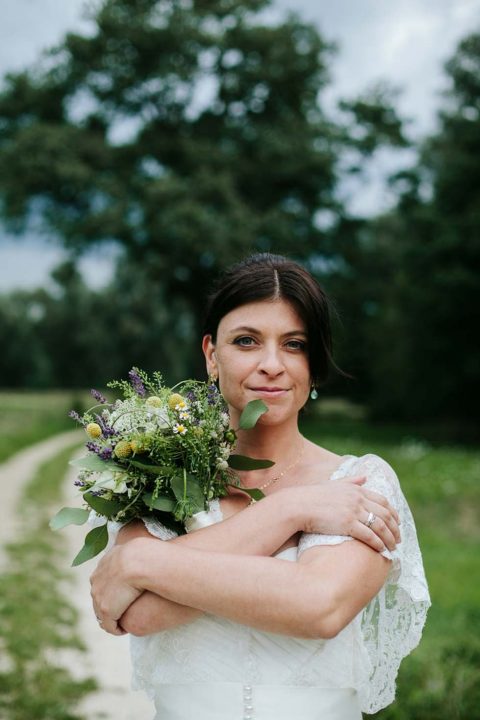 Monas und Thorstens indonesisch, deutsche Scheunenhochzeit