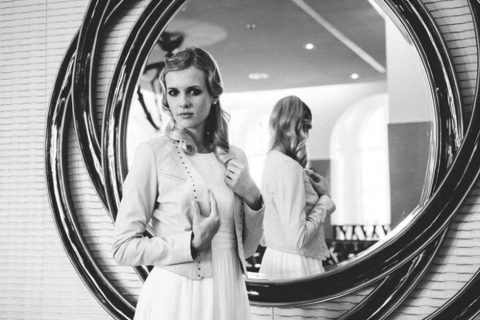 Trendiges Vintage der 70er-Jahre: Die neue Brautmoden-Kollektion 2016 von küssdiebraut