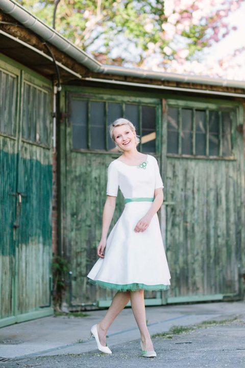 Mit Petticoat und Pastell in den Frühling: Die neuen Brautkleider 2016 von noni