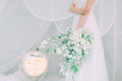 Federleicht: Eine neue Brautkleider-Kollektion von noni