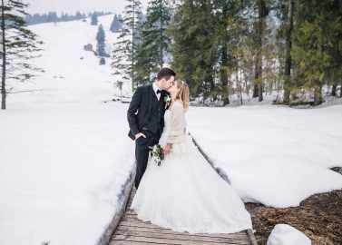 Lorena & Stefan: Märchenhafte Open Air-Winterhochzeit in der Schweiz