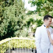Angelika & Pierre: Ein schillerndes „Ja“ auf ihrer Black & Gold-Hochzeit