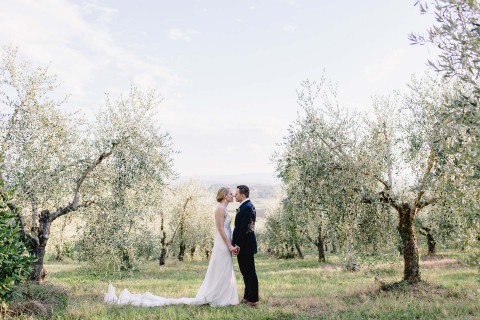 Anatoli & Joelle: Italienische Sommerhochzeit unter freiem Himmel