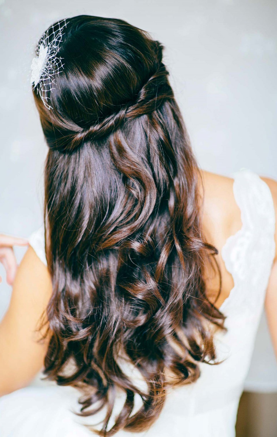 7 Hochzeitsfrisuren Fur Lange Haare Zum Nachstylen Haare Beauty Hochzeitstrends Farben