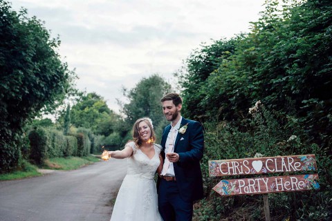 Clare & Chris: Shabby-Chic-Hochzeit im englischen Garten