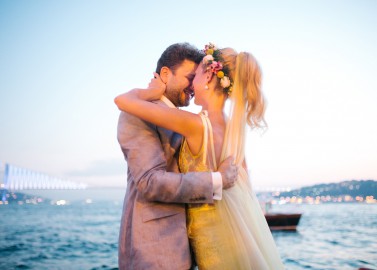 Traumhochzeit in Gelb am Bosporus