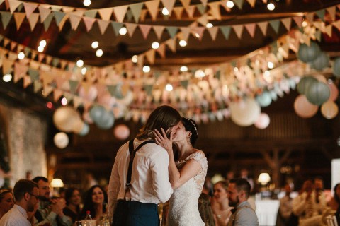 Natalie & Julian: Romantische Vintage-Hochzeit in Pastell