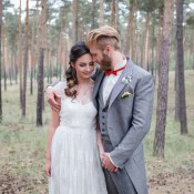 Into the Wood: moderne Waldhochzeit in Orange & Gold