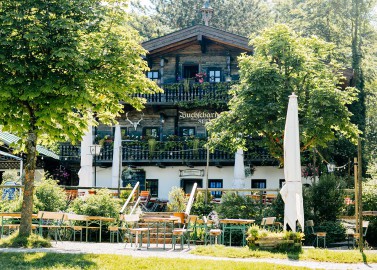 Elegante Hochzeitsidee im Hütten-Ambiente