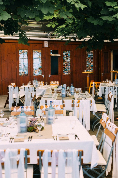 Daniela & Matthis: Elegante Bodenseehochzeit im Frühling