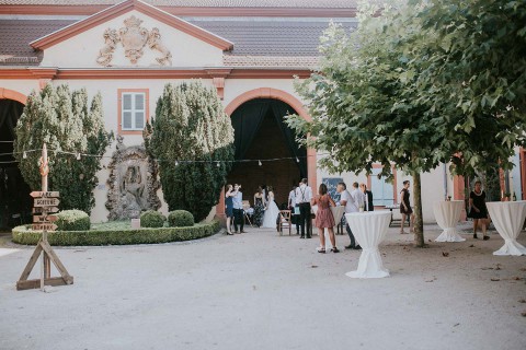 Hanna & Timo: Kirchenromantik und Vintage-Eleganz