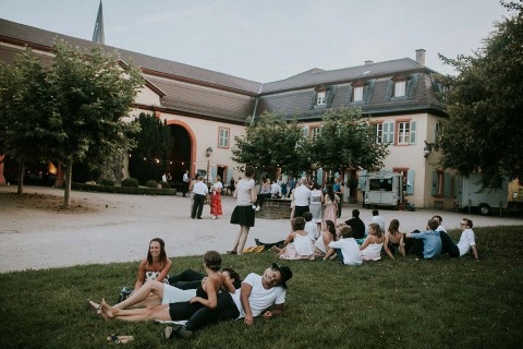 Hanna & Timo: Kirchenromantik und Vintage-Eleganz