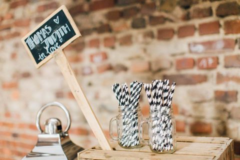 Judith & Thomas: DIY Scheunenhochzeit