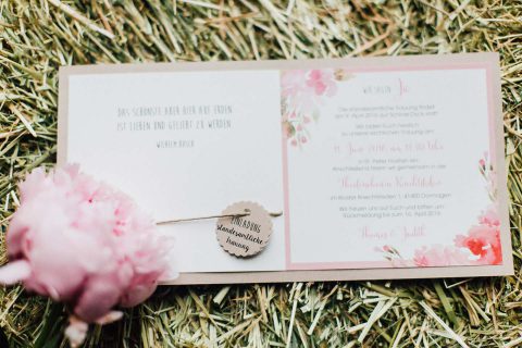 Judith & Thomas: DIY Scheunenhochzeit