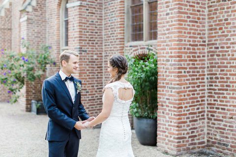 Maike & Arthur: Frühherbstliche Hochzeit im Kloster