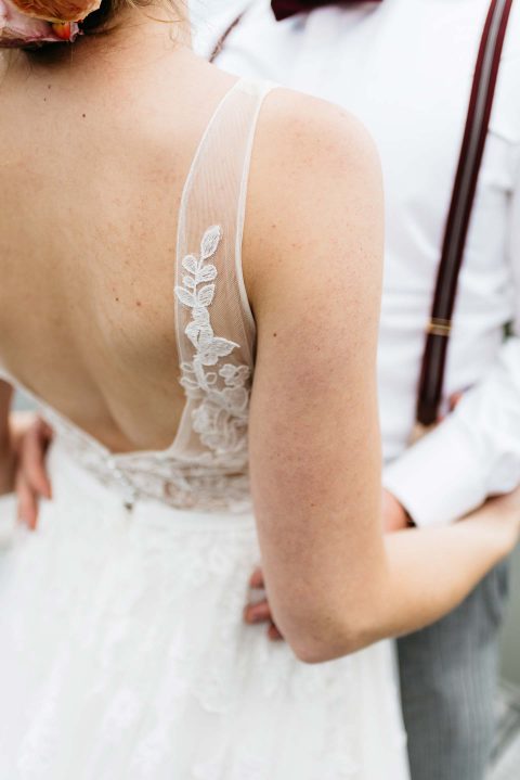 Susanne & Oliver: Boho-Blütenhochzeit in Gold