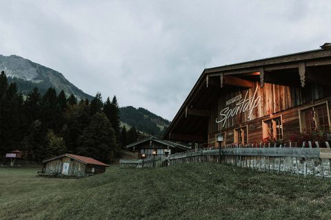 Eva & Daniel: Alpine Vintage-Hochzeit