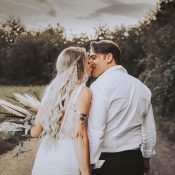 Nicole & Michael: Boho-Hochzeit unter freiem Himmel