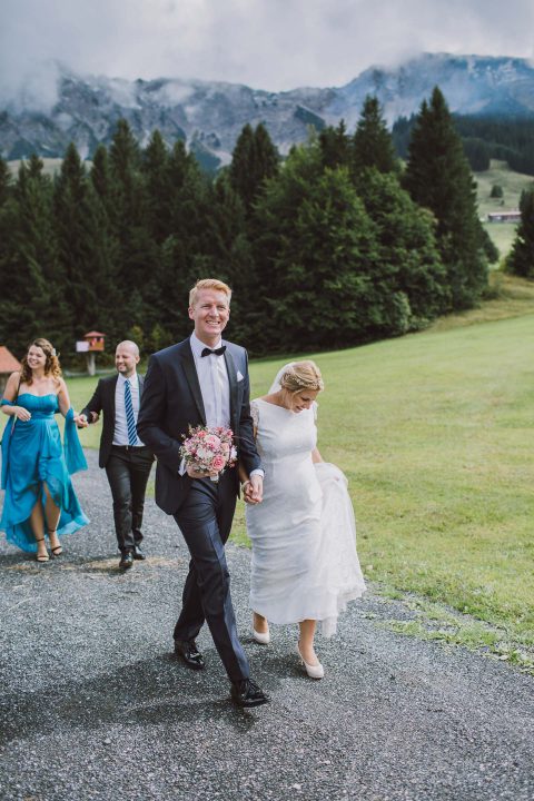 Katrin & Martin: Elegante Alpenhochzeit zu Dritt