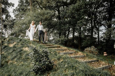 Pfirsichfarbene Hochzeitsinspiration auf dem Land