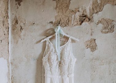 Kathrin & Christian: Greenery Hochzeit in Gedanken an Sardinien