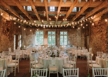 Kathrin & Christian: Greenery Hochzeit in Gedanken an Sardinien