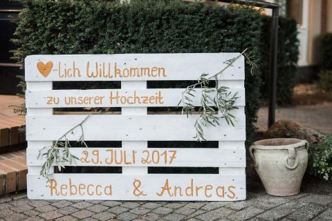 Rebecca & Andreas: Boho-Hochzeit unter freiem Himmel