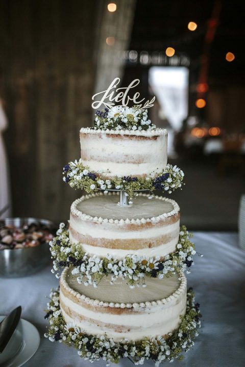 Mira & Andreas: Rustikale Scheunenhochzeit