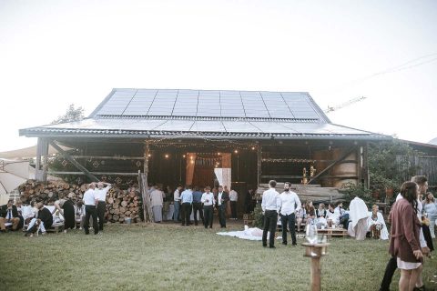 Mira & Andreas: Rustikale Scheunenhochzeit