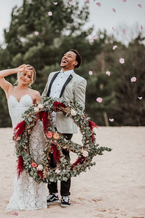 Boho-Hochzeitsinspiration in den Sanddünen bei Speyer